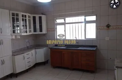Casa à venda com 3 Dormitórios Churrasqueira e Quintal na Vila Amorim, Suzano-SP
