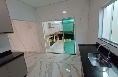 Casa à venda com 3 dormitórios, sendo 1 suíte com closet e cozinha planejada no bairro cezar de souza em mogi das cruzes-sp