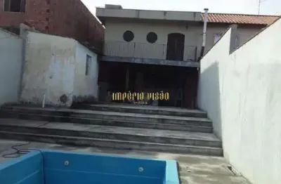 Casa à venda com 3 dormitórios, churrasqueira, pomar e piscina na vila caputera - mogi das cruzes-sp