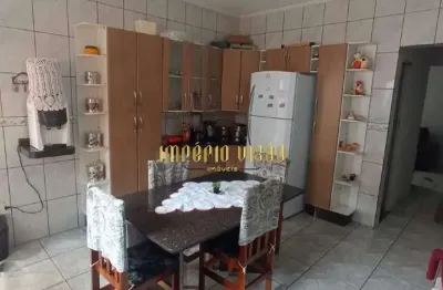 Sobrado com 2 dormitórios sendo 1 suíte, churrasqueira e cozinha com balcão, forno e cooktop no bairro jd. ikeda - suzano - sp