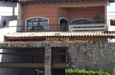 Sobrado à venda com 3 dormitórios, sendo 1 suíte master com hidromassagem e closet e churrasqueira com fogão á lenha no jardim realce - suzano-sp