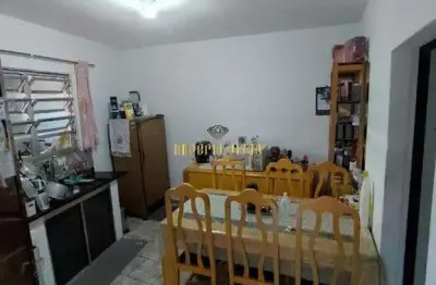 Casa à venda com 4 dormitórios, cozinha, sala, sacada e 1 vaga de garagem coberta na cidade miguel badra - suzano-sp.