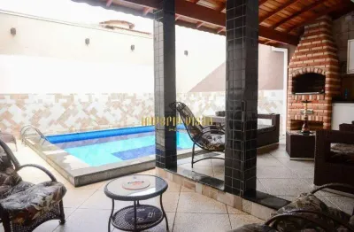 Sobrado à venda com 3 dormitórios, sendo 1 suíte com hidromassagem e closet, piscina e churrasqueira no bairro jardim dos ipês - suzano - sp