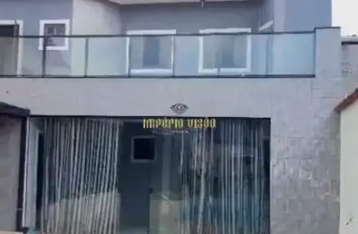 Excelente sobrado à venda com 3 dormitórios, sendo 1 suítes, área gourmet e piscina no bairro jardim saúde - suzano-sp.