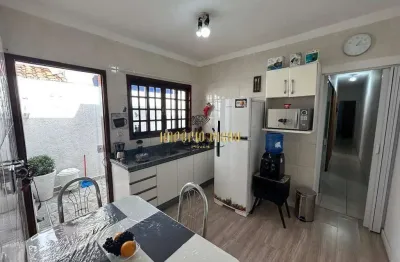 Casa à venda com 3 dormitórios, sendo 1 suíte, com gás encanado e ar condicionado na cidade edson em suzano - sp