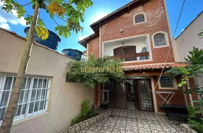 Sobrado á Venda de 3 Dormitórios sendo 2 Suíte com Churrasqueira no Conjunto Residencial Irai em Suzano-SP