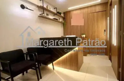 Sala comercial mobiliada e decorada em localização privilegiada.