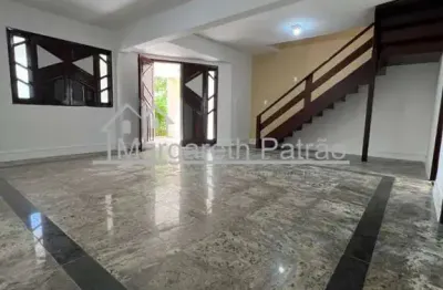 Casa triplex para locação em condomínio fechado - piatã.