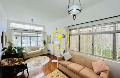 Sobrado à Venda no Jardim Jussara , 3 quartos, suíte e espaço gourmet.