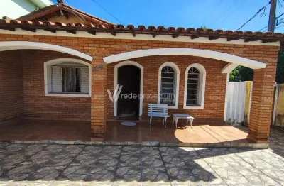 Casa com 3 quartos à venda na rua doze de outubro, 409, vila santana, valinhos, 163 m2 por r$ 830.000