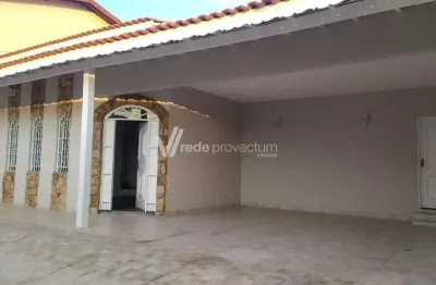 Casa com 3 quartos à venda na Avenida Diogo Álvares, 1464, Parque São Quirino, Campinas, 162 m2 por R$ 950.000