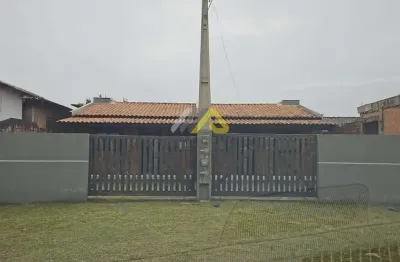 Casa com 2 quartos à venda na Avenida Curitiba, 1180, Piçarras, Guaratuba