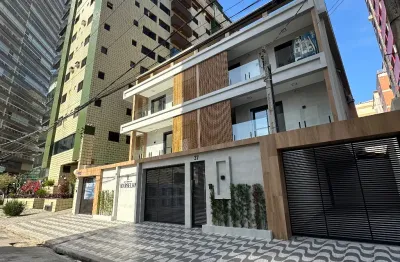 Sobrado triplex com 2 suítes 96 m²  2  vagas de garagem – fino acabamento – praia grande/sp