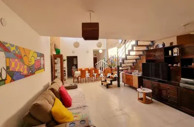 Casa com 3 dormitórios à venda, 208 m² por R$ 1.690.000 - Jardim Floresta - Atibaia/SP