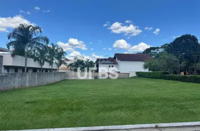Terreno à venda na Avenida Diógenes Dolival Sampaio, Jardins Milão, Goiânia