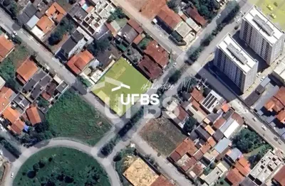 Casa à venda na Avenida Vitória, Vila Rosa, Goiânia