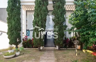 Casa em condomínio fechado com 5 quartos à venda na Rua SB 37, Loteamento Portal do Sol II, Goiânia