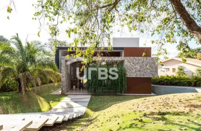 Incrível oportunidade !  casa no aldeia do vale com elevador para 4 pessoas.