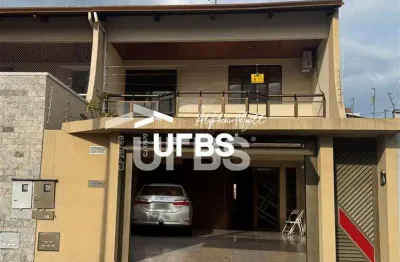 Casa com 3 quartos à venda na Praça C232, Jardim América, Goiânia
