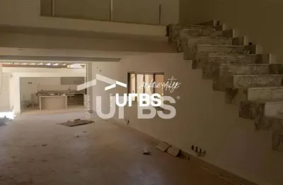 Casa em condomínio fechado com 4 quartos à venda na Rua SB 31, Loteamento Portal do Sol II, Goiânia
