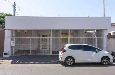 Casa à venda na Rua Benjamin Constant, Setor Campinas, Goiânia