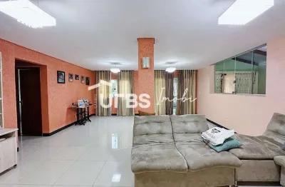 Casa com 7 quartos à venda na Rua Bogotá, Jardim Novo Mundo, Goiânia