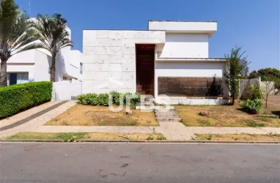 Casa em condomínio fechado com 4 quartos à venda na Rua Ivaí, Alphaville Flamboyant Residencial Araguaia, Goiânia