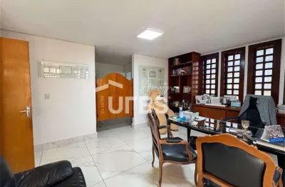 Casa à venda na Rua 1137, Setor Marista, Goiânia