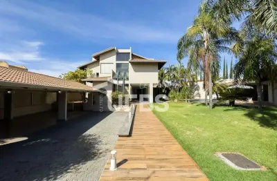 Sobrado, com 6 suítes, 4 vagas de 515,59 m² no setor sul em goiânia!