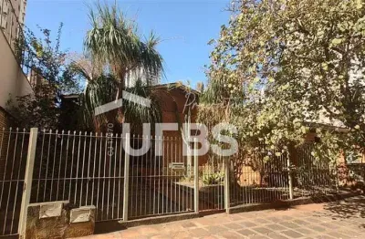 Casa com 3 quartos à venda na Rua 8, 625, Setor Oeste, Goiânia