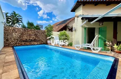 Casa em condomínio fechado com 5 quartos à venda na Rua SB 1, Loteamento Portal do Sol I, Goiânia