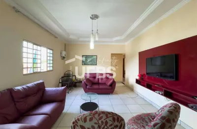 Casa + Comercial no Setor Oeste – 5 Quartos e Excelente Potencial de Renda