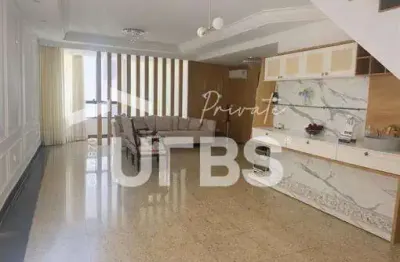 Cobertura com 04 dormitórios e amplo espaço gourmet com piscina na orla do parque Vaca Brava Com 306 metros de área útil e 03 vagas de garagem!