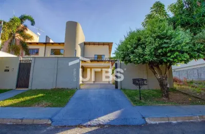 Sobrado, 3 quartos, sendo 1 suíte, 151,17m² de área construída, Jardim Vitória.