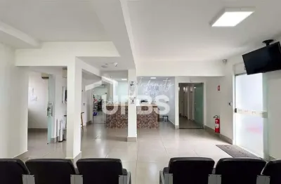 Vendo imóvel comercial gerando renda ( Laboratorio ) 400m2 Area privada, 470m2 de Area Total, 6 salas