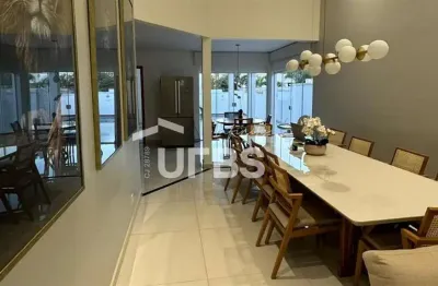 Casa em condomínio fechado com 3 quartos à venda na Rua SB 27, Loteamento Portal do Sol II, Goiânia