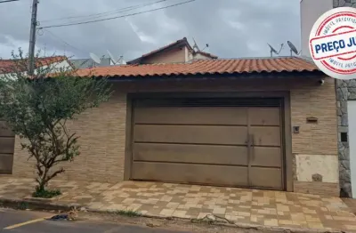 Casa de vila para venda em são joaquim com 3 quartos, sendo 1 suíte, 217m²
