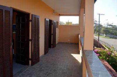 Sobrado para venda em jd. são fernando com 4 quartos, sendo 3 suítes, 260m²