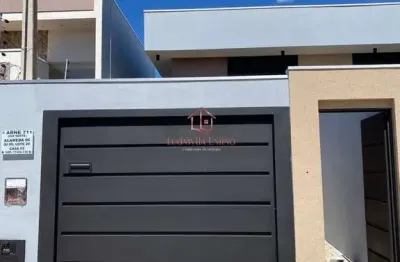 Casa na 604 norte com 2 quartos, pé-direito duplo e churrasqueira
