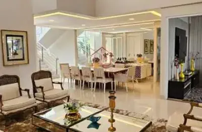 Sobrado de luxo na 303 sul, 5 suítes, mobiliado e com área gourmet