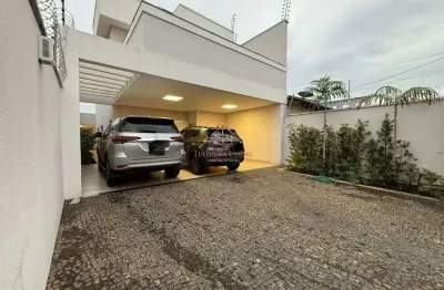 Sobrado porteira fechada na 507 sul, 3 suítes, varanda gourmet e piscina