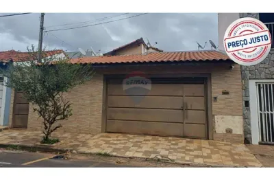 Casa com 3 quartos à venda na Rua Izabel Iliza de Lima, 871, São Joaquim, Franca