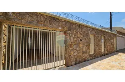 Casa com 2 quartos à venda na Rua Francisco Heitor Paula, 2867, São José, Franca