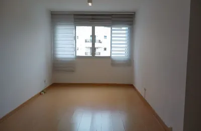 Apartamento padrão, básico, 3 quartos, 1 vaga livre, a poucos passos do parque ibirapuera, fora de rota de avião