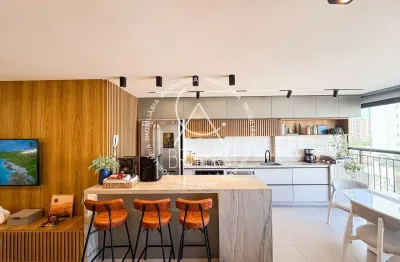 Apartamento lindo, porteira dechada com 3 quartos no meireles, pertinho da beira mar.