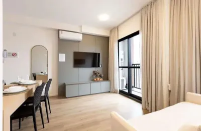 Apartamento mobiliado com 1 quarto em andar alto no centro de curitiba