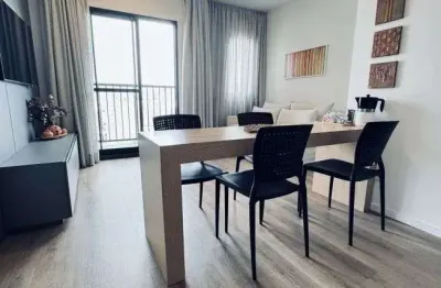 Apartamento mobiliado com 1 quarto em andar alto no centro de curitiba