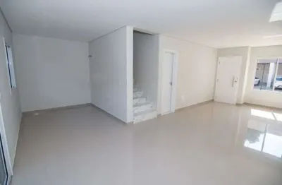 Sobrado em condomínio fechado com 3 quartos no campo comprido