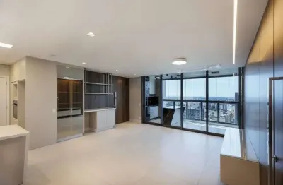 Elegante apartamento mobiliado com 3 suítes e 3 vagas no água verde