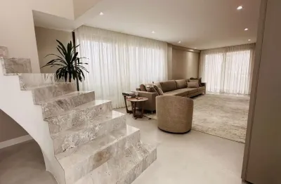 Lindo apartamento mobiliado com 3 suítes e 4 vagas no água verde